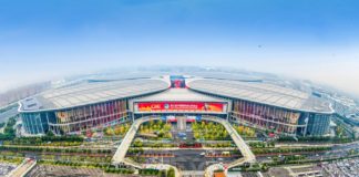 Додека светот се бори со пандемијата, Кина го отвори најголемиот саем на увозници од цел свет