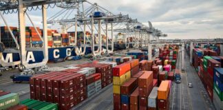 Пазарот на контејнерски превоз во криза? Цените паѓаат со американските царини