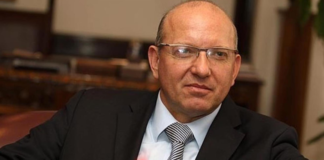 Азески: Извезувај или умри