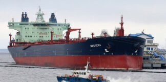 САД и Велика Британија забранија увоз на руска нафта, Германија е против