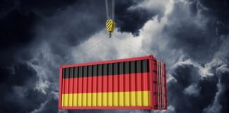 Секоја трета германска средна компанија планира да премести дел од производството во странство
