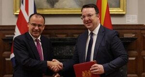 Потпишан договорот со Велика Британија, кој обезбедува рамка од 6 милијарди евра за капитални проекти во Македонија