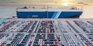 Автомобилската и фармацевтската индустрија се најпогодени од царините на Трамп