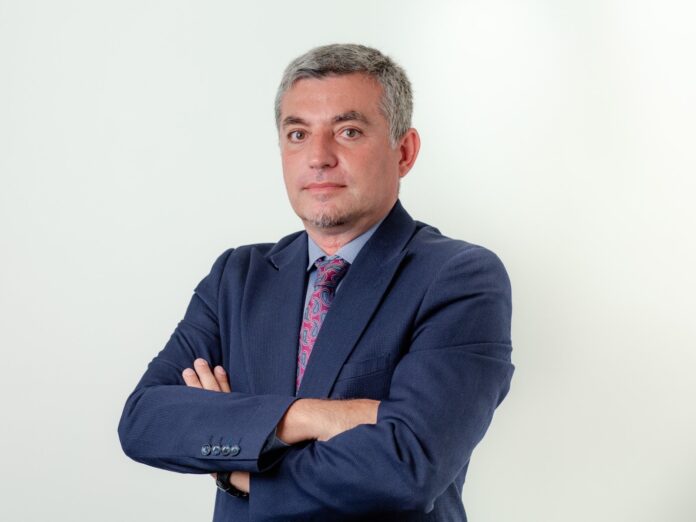 Viktor Mizo, Kostal Makedonija