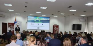 Стопанската комора на Северна Македонија го изработи првиот водич за декарбонизација за малите бизниси во земјата со поддршка од ЕИБ Глобално Komora Vodic za dekarbonizacija