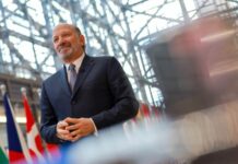 САД ќе ги намалат царините за челик само ако ЕУ се согласи да ги омекне дигиталните правила за возврат