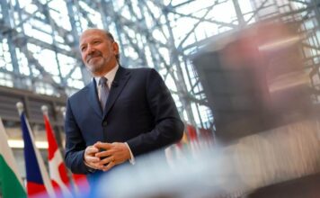 САД ќе ги намалат царините за челик само ако ЕУ се согласи да ги омекне дигиталните правила за возврат