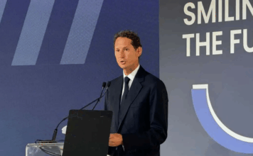 Претседателот на Стелантис предупредува на „неповратен пад“ на европската автомобилска индустрија