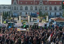 Земјоделците го блокираа пристаништето во Солун, најважното пристаниште за македонската економија