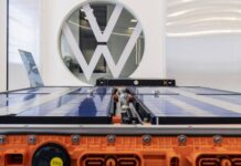 Volkswagen и кинескиот Gotion ќе градат фабрики за батерии во Шпанија, Словачка и Мароко